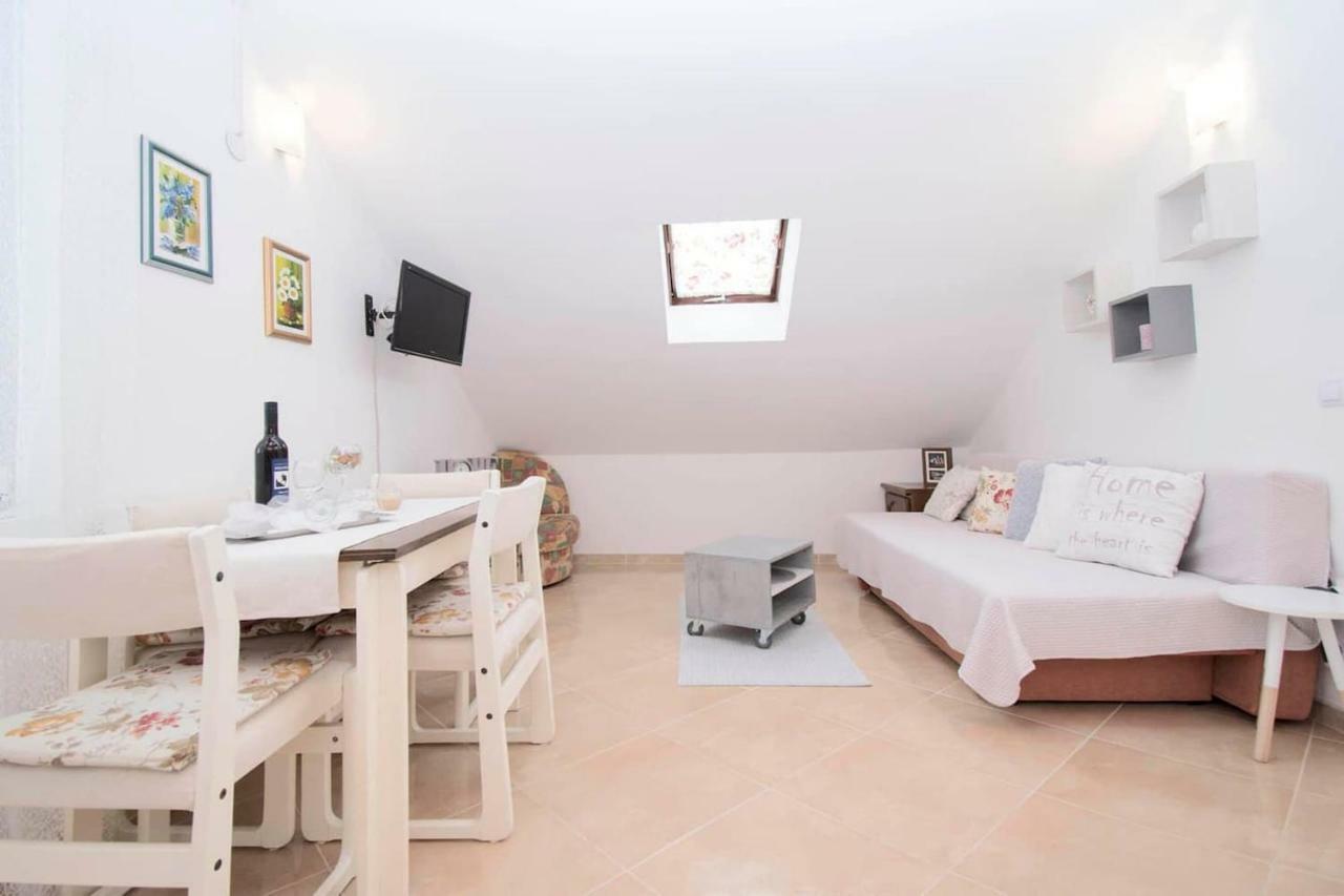Apartman Miletić Apartment Makarska Bagian luar foto